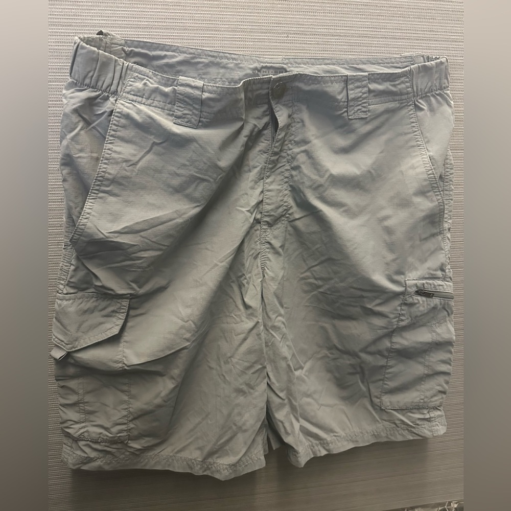 Columbia Men's Cargo Shorts - Light Gray OmniShade 36w 10i